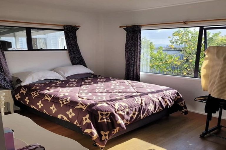 Photo of property in 1/100 Birkdale Road, Birkdale, Auckland, 0626