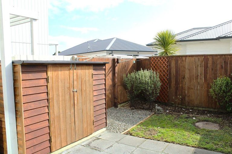 Photo of property in 16 Kauamo Close, Waiwhetu, Lower Hutt, 5010