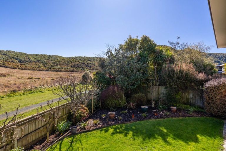 Photo of property in 21 Glentui Place, Waikawa, Picton, 7220