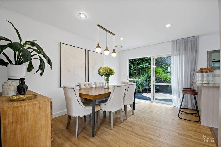 Photo of property in 82e Verbena Road, Birkdale, Auckland, 0626