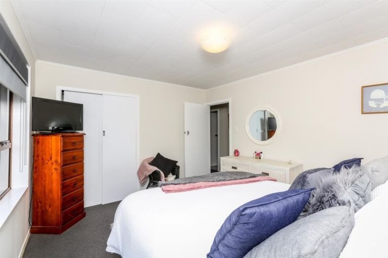 Photo of property in 4 Woodleigh Street, Frankleigh Park, New Plymouth, 4310