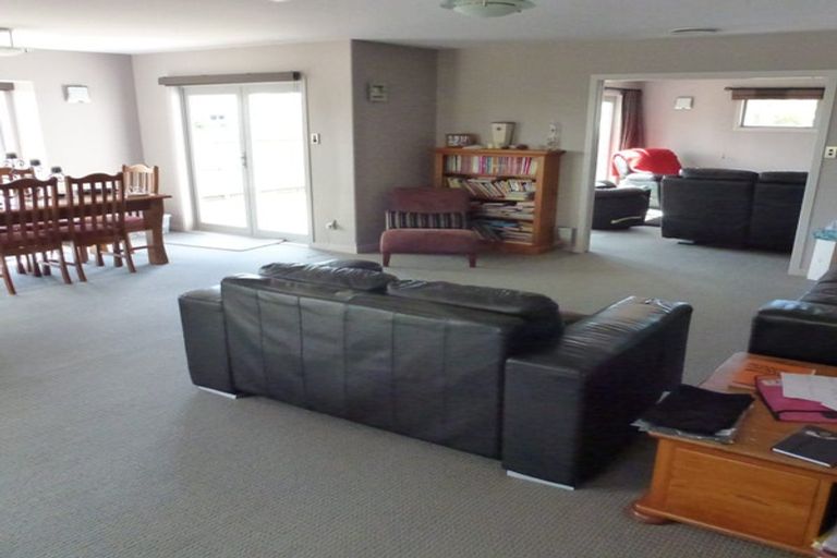 Photo of property in 14 Rosalie Terrace, Kelvin Grove, Palmerston North, 4414