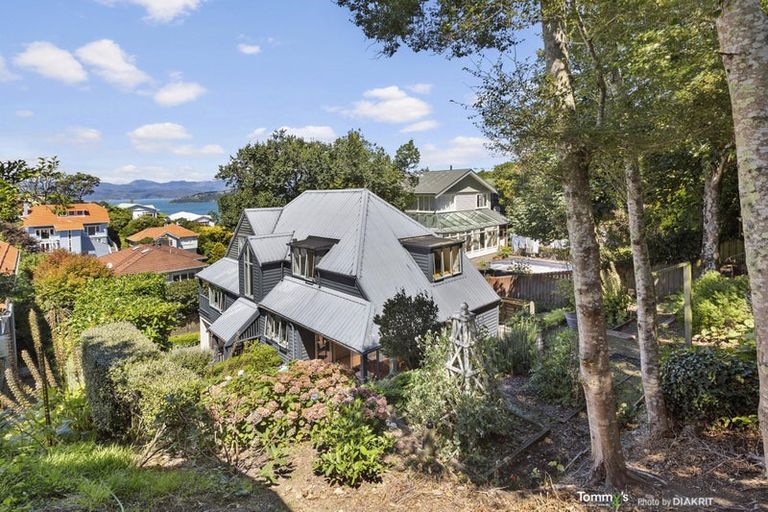 Photo of property in 15a Lower Watt Street, Wadestown, Wellington, 6012