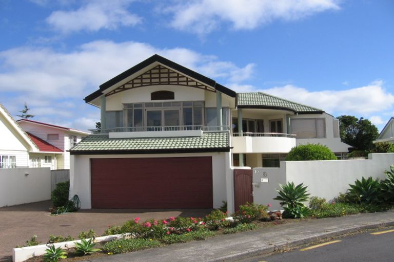 Photo of property in 2/10 Midway Avenue, Castor Bay, Auckland, 0620