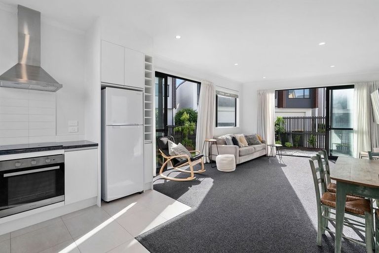 Photo of property in 24 Frank Gill Road, Hobsonville, Auckland, 0616