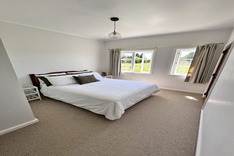 Photo of property in 5 Toutouwai Lane, Inglewood, 4330