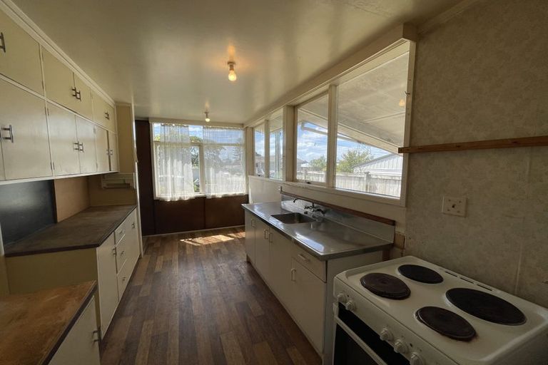 Photo of property in 12 Brains Road, Kelston, Auckland, 0602