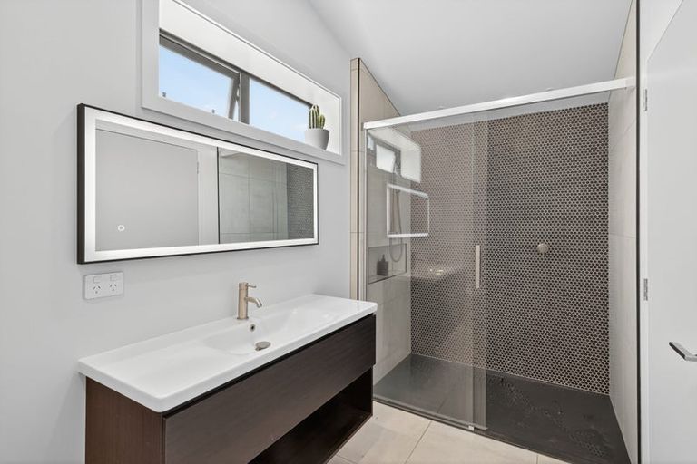 Photo of property in 11a Weston Road, St Albans, Christchurch, 8052