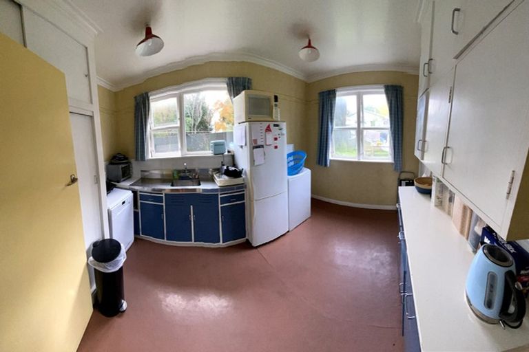 Photo of property in 27 Saint Albans Avenue, Hokowhitu, Palmerston North, 4410