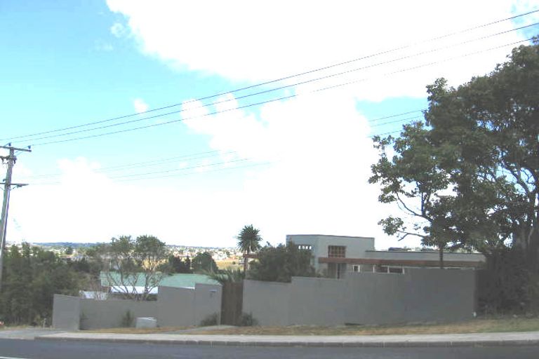 Photo of property in 1a Sycamore Drive, Sunnynook, Auckland, 0620