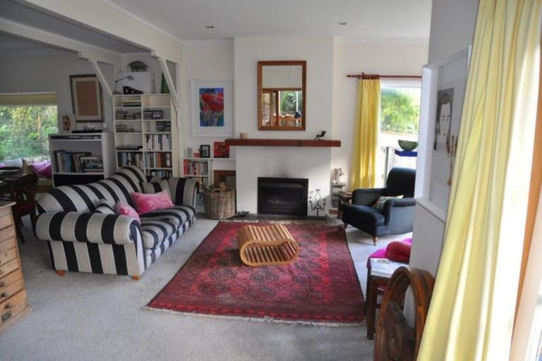 Photo of property in 124 Cheviot Road, Lowry Bay, Lower Hutt, 5013