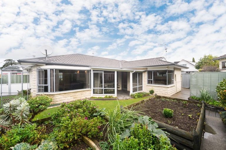 Photo of property in 28 Cedar Crescent, Feilding, 4702