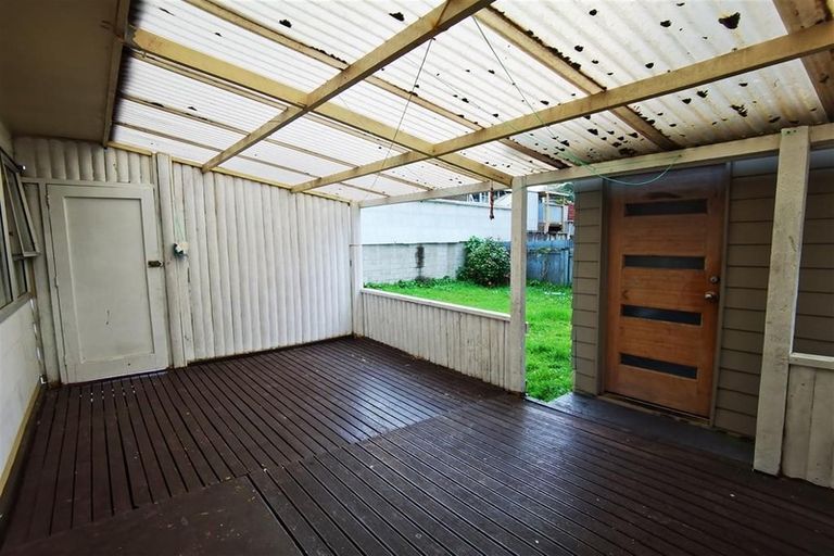Photo of property in 2/9 Slim Place, Clendon Park, Auckland, 2103