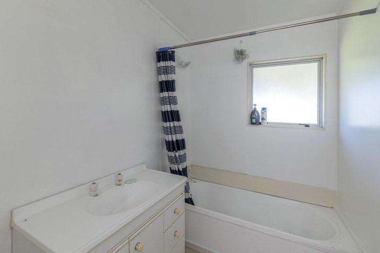 Photo of property in 501 Arapaepae Road, Ohau, Levin, 5570