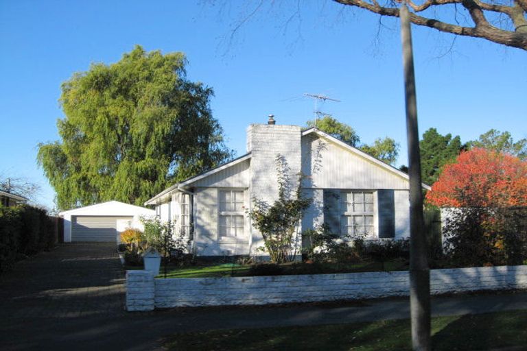 Photo of property in 14 Ramore Place, Redwood, Christchurch, 8051