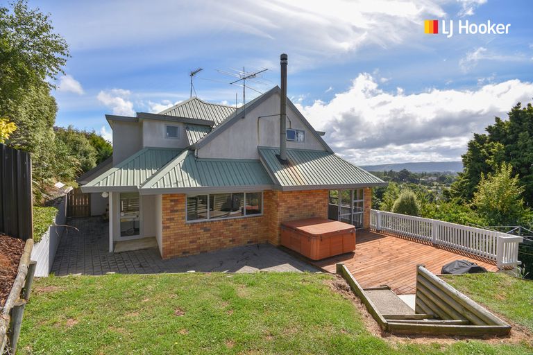 Photo of property in 22 Braeside, Kinmont Park, Mosgiel, 9024