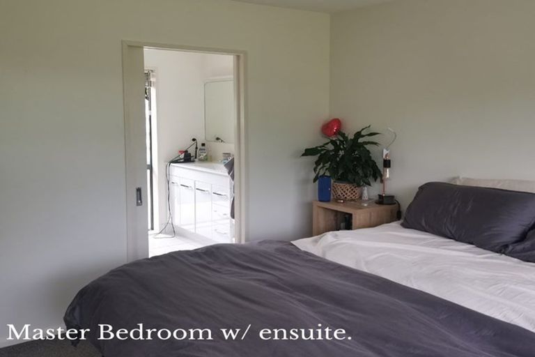 Photo of property in 6 Warner Place, Heathcote Valley, Christchurch, 8022