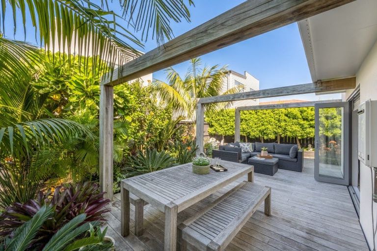 Photo of property in 8 The Parade, Bucklands Beach, Auckland, 2012