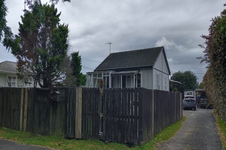 Photo of property in 1/72 Gloucester Road, Manurewa, Auckland, 2102