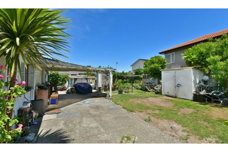 Photo of property in 12 Marie Avenue, Red Beach, 0932