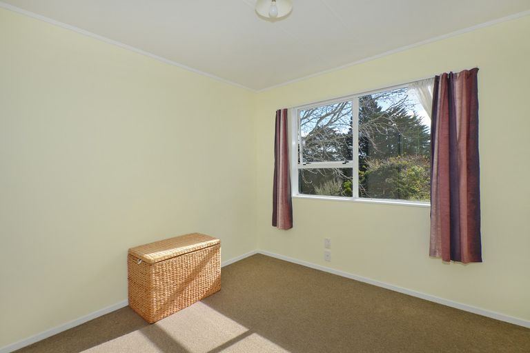 Photo of property in 11 Nottingham Street, Karori, Wellington, 6012