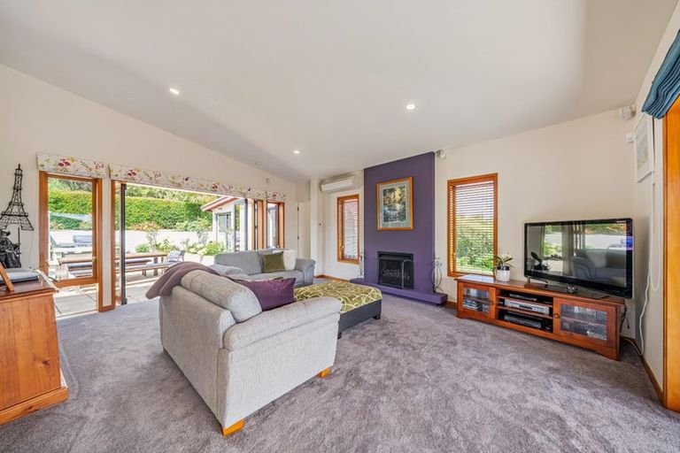 Photo of property in 58 Mt Marua Way, Timberlea, Upper Hutt, 5018
