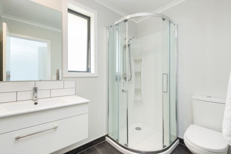 Photo of property in 54 Ballintoy Park Drive, Welcome Bay, Tauranga, 3175