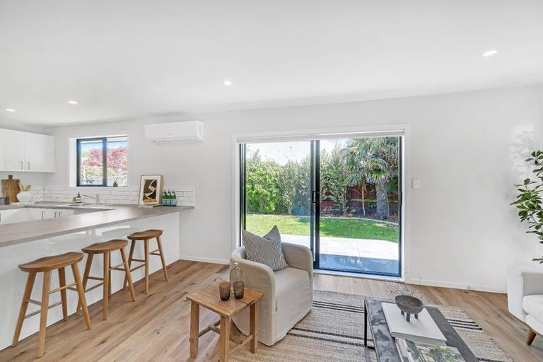 Photo of property in 1/74a Jeffreys Road, Fendalton, Christchurch, 8052