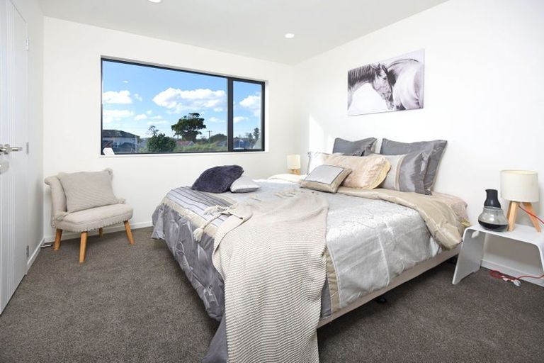 Photo of property in 11 Waru Lane, Te Atatu Peninsula, Auckland, 0610
