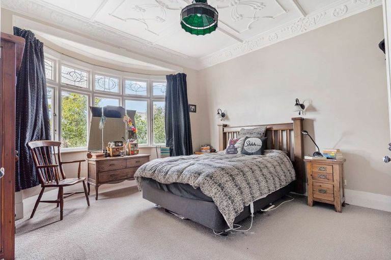 Photo of property in 1 Cossens Street, Balclutha, 9230