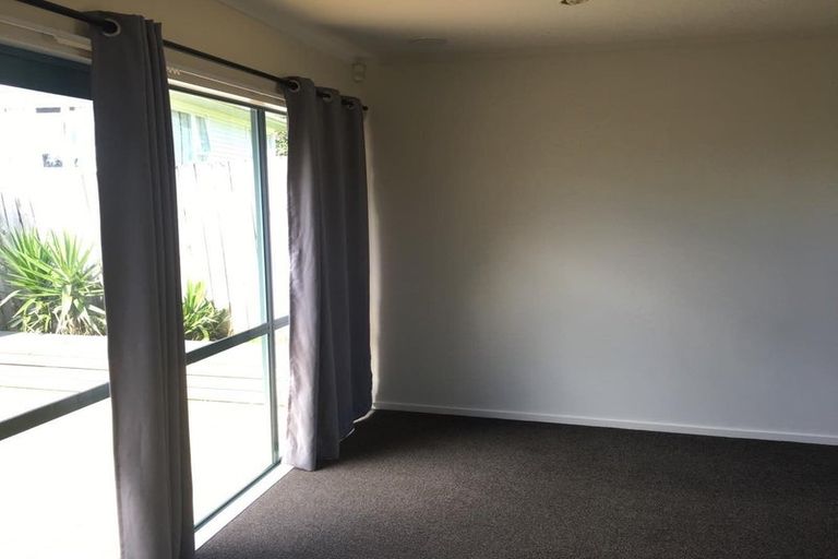 Photo of property in 1/41 Ennis Avenue, Pakuranga Heights, Auckland, 2010