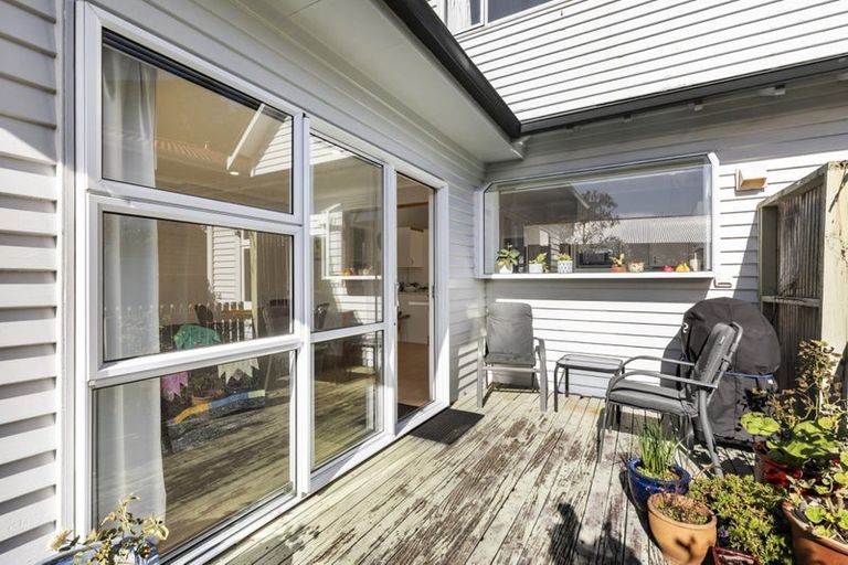 Photo of property in 7 Pinnacle Street, Seatoun, Wellington, 6022