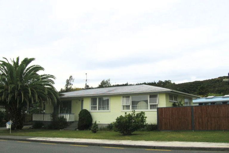 Photo of property in 40 Hillside Drive, Maoribank, Upper Hutt, 5018