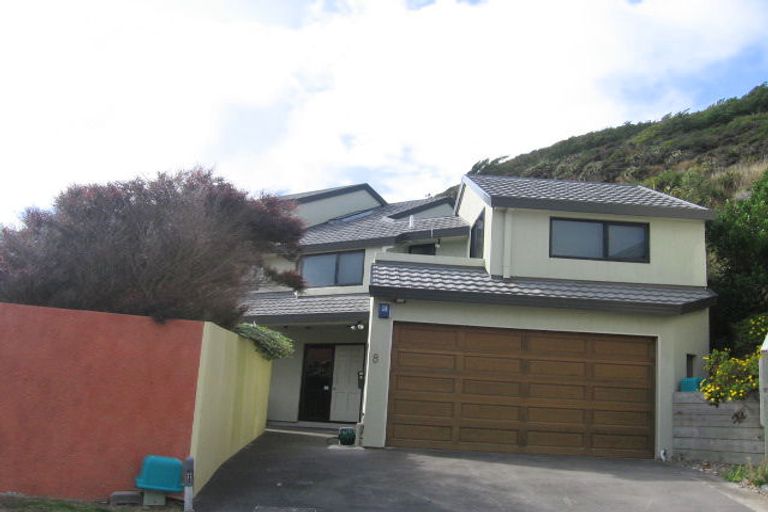 Photo of property in 8a Countess Close, Maupuia, Wellington, 6022