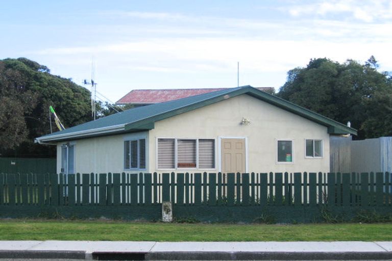 Photo of property in 35 Tasman Road, Otaki Beach, Otaki, 5512