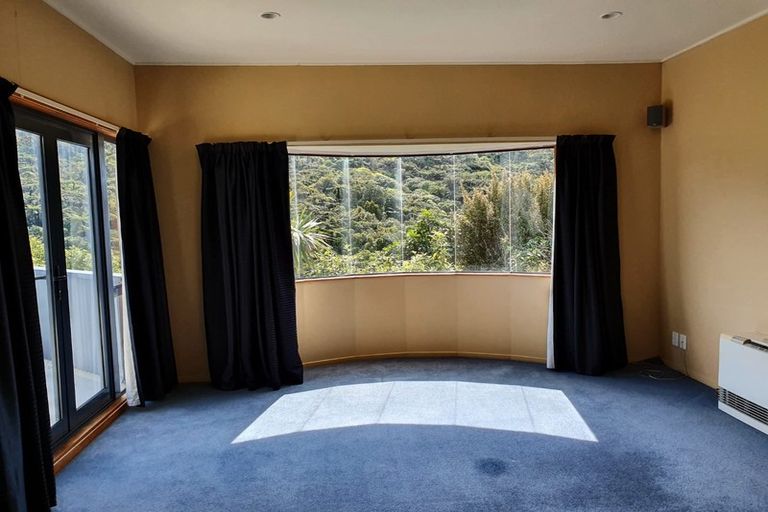 Photo of property in 107 Viewmont Drive, Harbour View, Lower Hutt, 5010