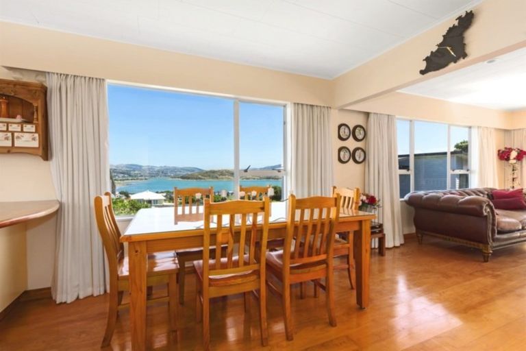 Photo of property in 10 The Track, Plimmerton, Porirua, 5026