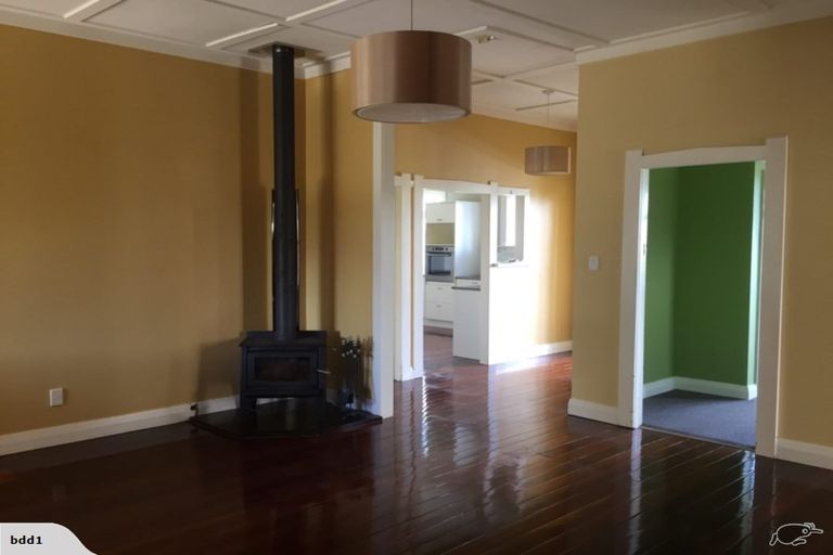 Photo of property in 11 Norwood Road, Bayswater, Auckland, 0622