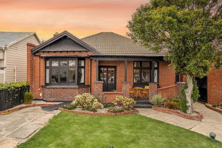 Photo of property in 2 Marlow Street, Saint Kilda, Dunedin, 9012