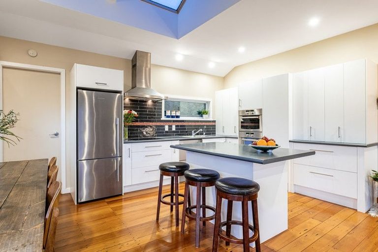 Photo of property in 33a Nevay Road, Miramar, Wellington, 6022