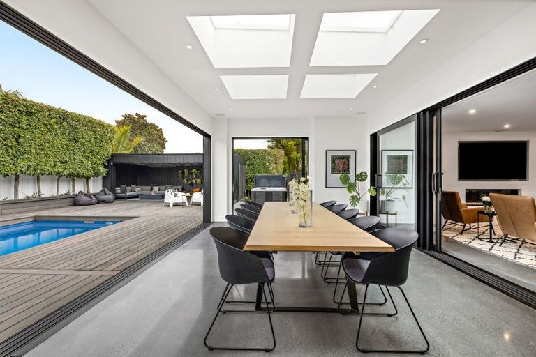Photo of property in 7 Wrybill Way, Point Wells, 0986
