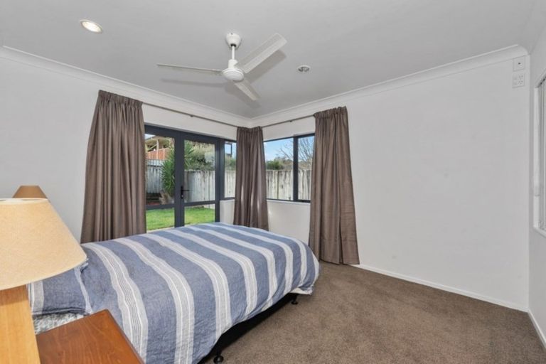 Photo of property in 64 Ayrshire Drive, Grandview Heights, Hamilton, 3200