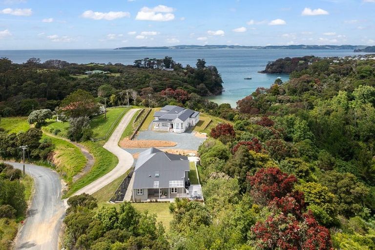 Photo of property in 204 Cape Rodney Road, Leigh, 0985