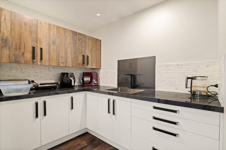 Photo of property in 2 Chatham Street, Waihola, Milton, 9073