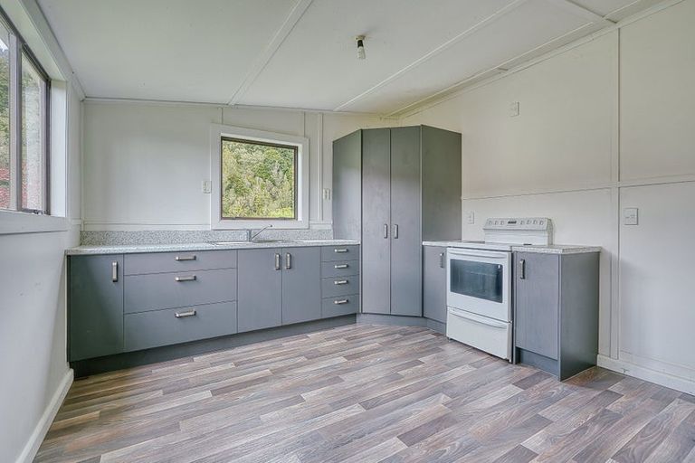 Photo of property in 43 Main Road, Harihari, 7884