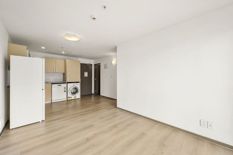 Photo of property in Dual Apartments, 506/142 Vivian Street, Te Aro, Wellington, 6011