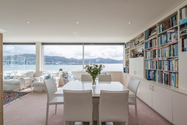 Photo of property in Oriana Apartments, 248 Oriental Parade, Oriental Bay, Wellington, 6011