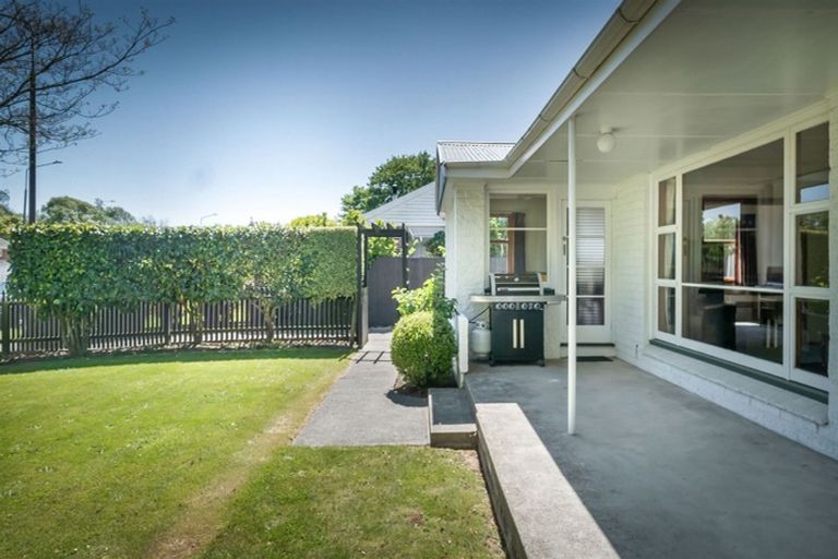 Photo of property in 48 Grahams Road, Ilam, Christchurch, 8041