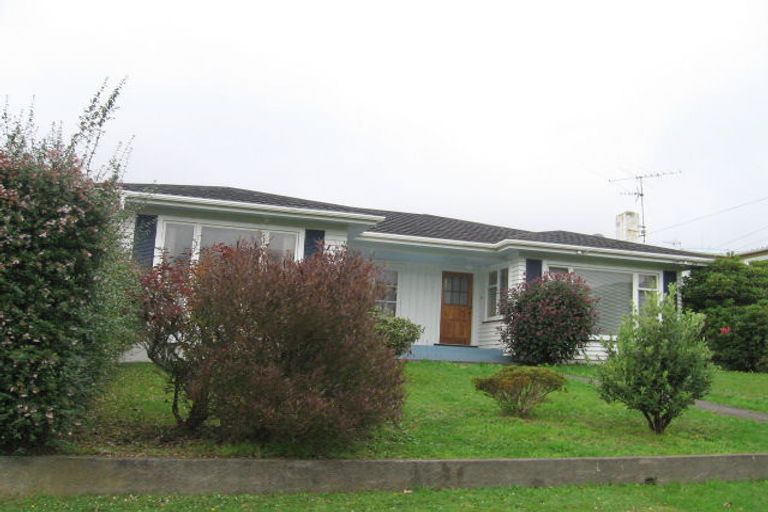 Photo of property in 37 Redwood Avenue, Tawa, Wellington, 5028