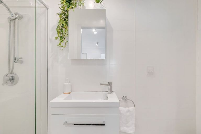 Photo of property in 12 Dowling Grove, Silverstream, Upper Hutt, 5019